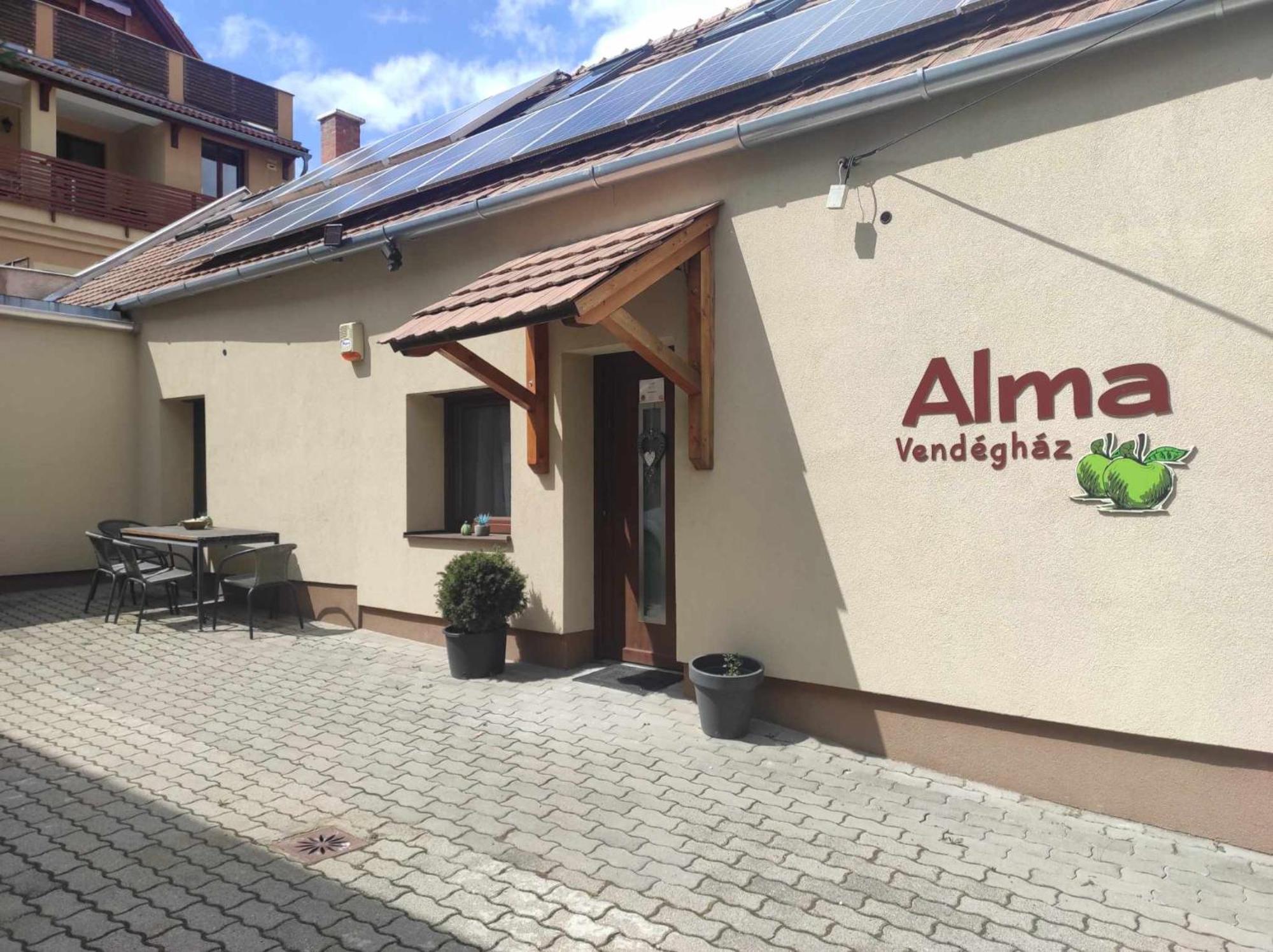 Hotel Alma Vendégház Veszprém Exterior foto